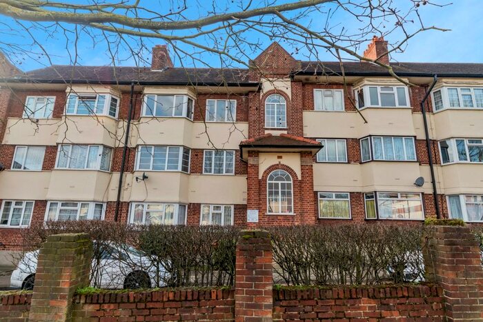 2 Bedroom Flat To Rent In Perwell Court, Alexandra Avenue, Harrow, Greater London, HA2