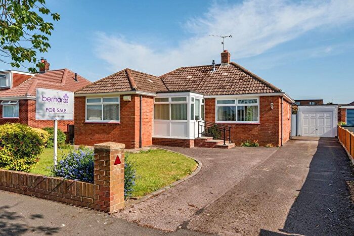 2 Bedroom Detached Bungalow For Sale In Sunnymead Drive, Waterlooville, PO7
