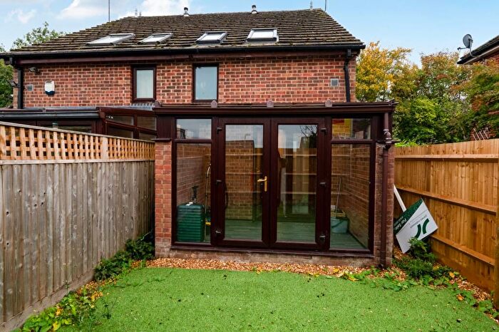 1 Bedroom Terraced House To Rent In Newbury, Berkshire, RG14