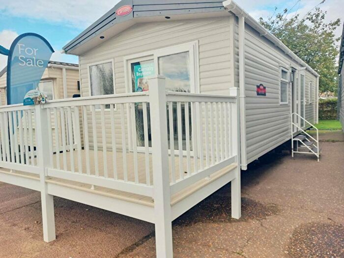 3 Bedroom Caravan For Sale In Manor Park Caravan Site, Manor Road, Hunstanton, Norfolk, PE36