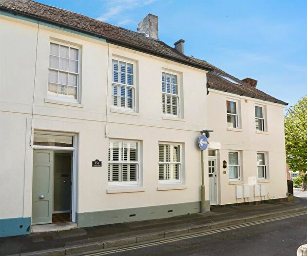 4 Bedroom Terraced House For Sale In Church Road, Gosport, PO12