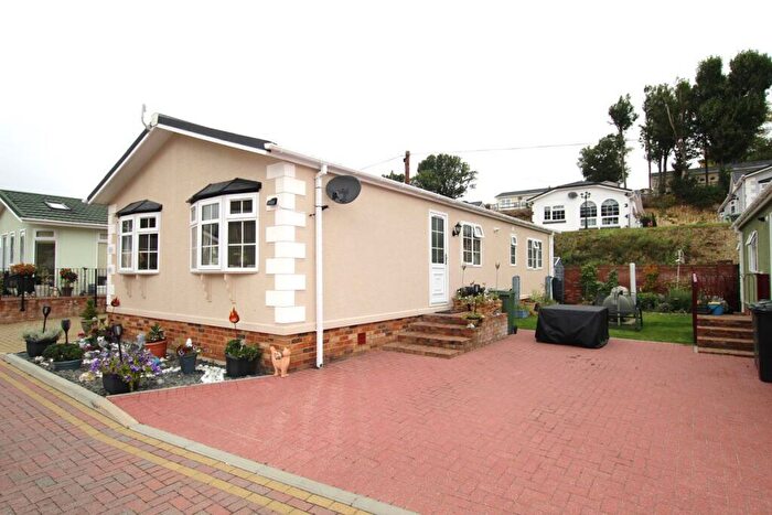 2 Bedroom Bungalow For Sale In Franklins Avenue, Pilgrims Retreat, Harrietsham, Maidstone, ME17