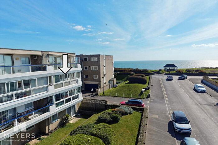 2 Bedroom Apartment For Sale In Stourwood Avenue, Bournemouth, BH6