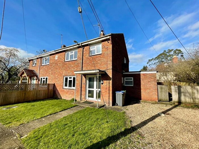 3 Bedroom End Of Terrace House For Sale In Townsend Farm Cottages, Horton, SN10