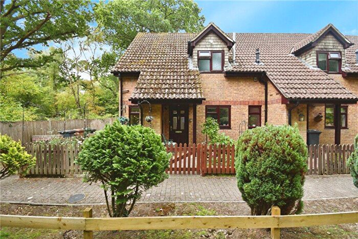 2 Bedroom End Of Terrace House For Sale In Fleming Court, Norton Welch Close, North Baddesley, Southampton, SO52