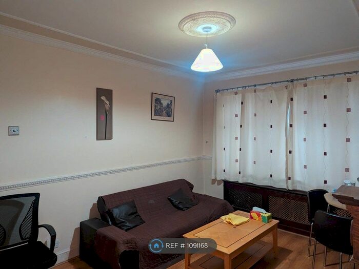 2 Bedroom Maisonette To Rent In Chadwell Avenue, Goodmayes, RM6