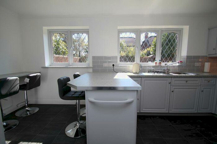 6 Bedroom Detached House To Rent In Charlotte Close, Poole, BH12