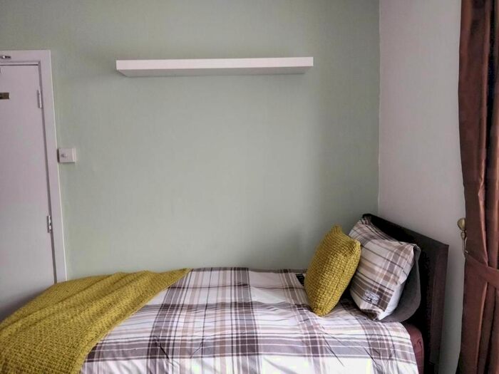 Studio To Rent In Bruce Castle, London, N17