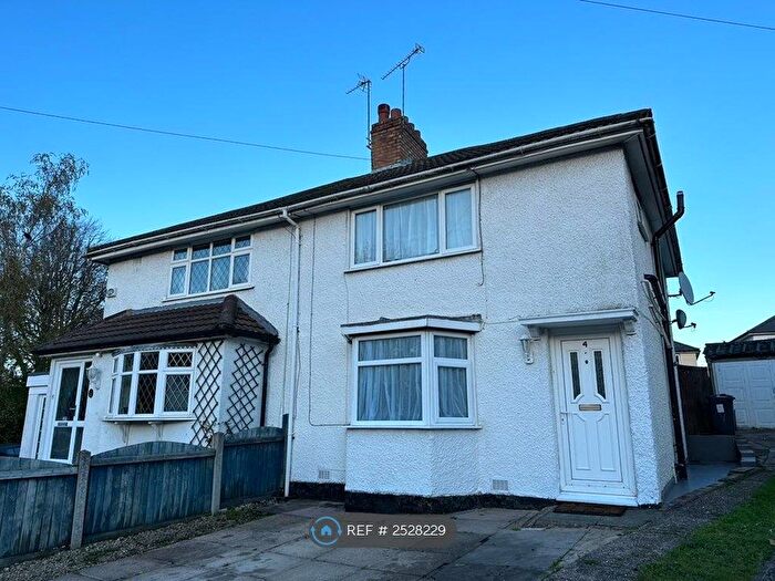 3 Bedroom Semi-Detached House To Rent In Villette Grove, Birmingham, B14