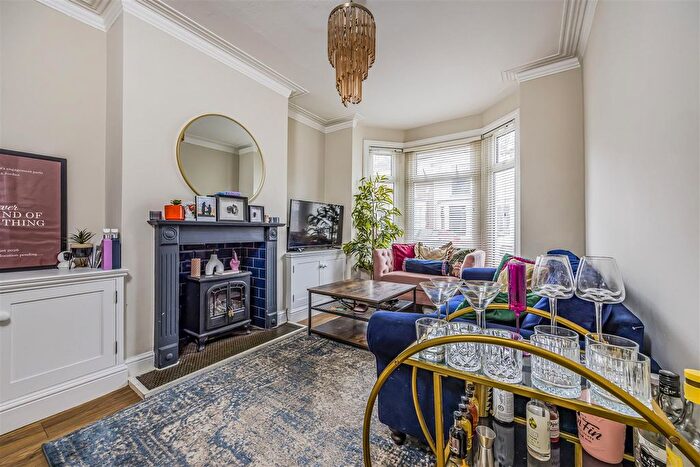 3 Bedroom Terraced House For Sale In Highgate Road, Portsmouth, PO3
