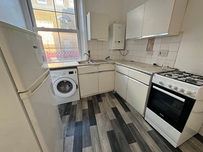 1 Bedroom Flat To Rent In Stoke Newington High Street, London, N16