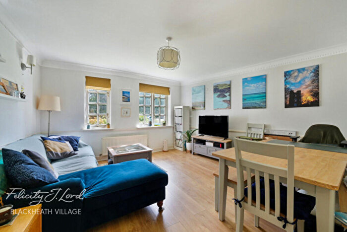 2 Bedroom Flat For Sale In Gilbert Close, London, SE18