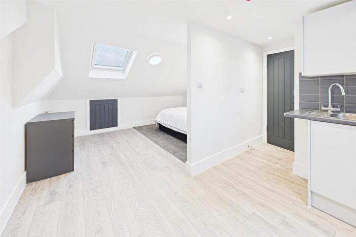 Studio To Rent In Wyken Avenue, Wyken, Coventry, CV2