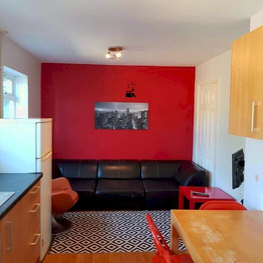 4 Bedroom Semi-Detached House To Rent In Spruce Avenue, Colchester, CO4