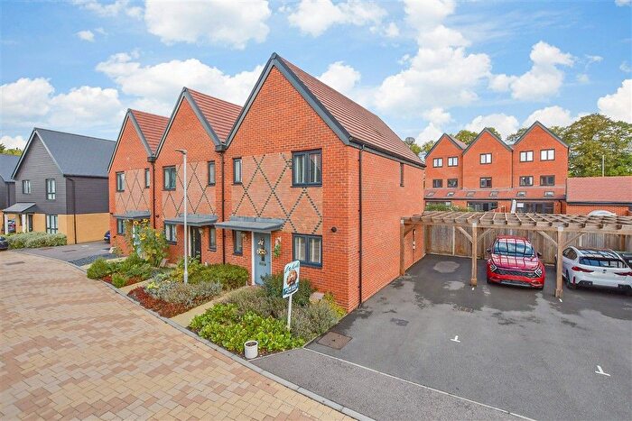 3 Bedroom End Of Terrace House For Sale In Ruby Close, Maidstone, Kent, ME17