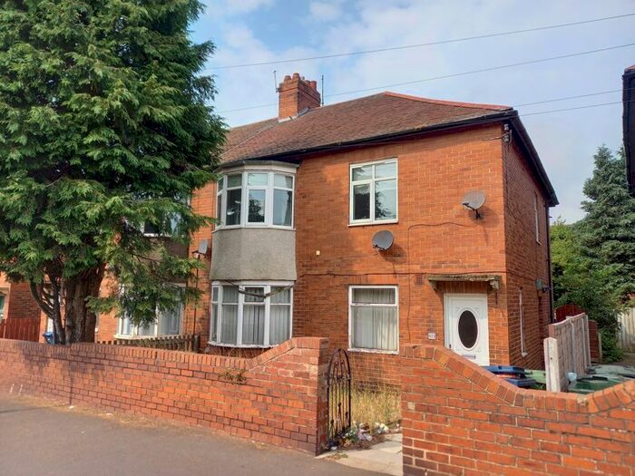 2 Bedroom Flat To Rent In Two Ball Lonnen, Fenham, Newcastle Upon Tyne, NE4