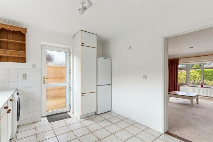 2 Bedroom Detached Bungalow For Sale In Ivy Lane, Stewkley, Buckinghamshire, LU7