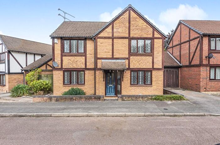 4 Bedroom Detached House To Rent In Dorset Way, Wokingham, RG41