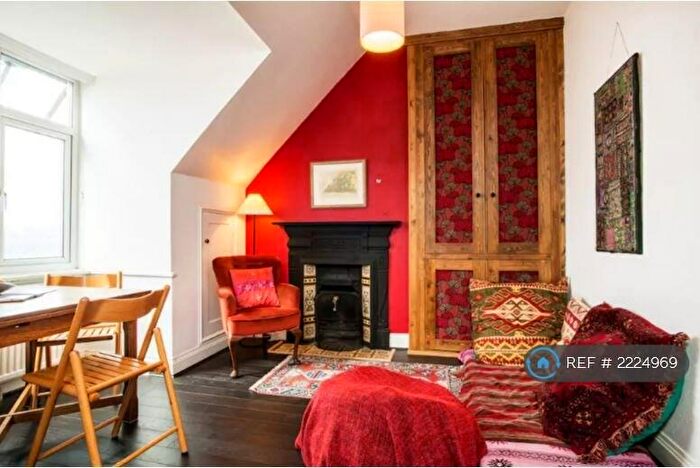 2 Bedroom Flat To Rent In Beaconsfield Villas, Brighton, BN1