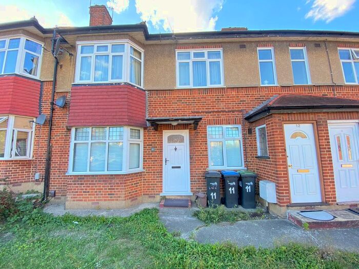2 Bedroom Maisonette To Rent In Orchid Road, London, N14