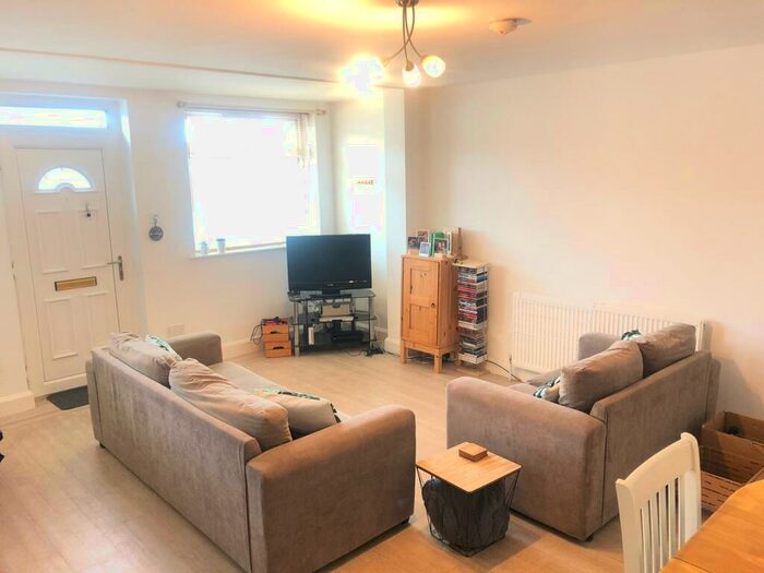 1 Bedroom Flat To Rent In Derby Road, Loughborough, LE11