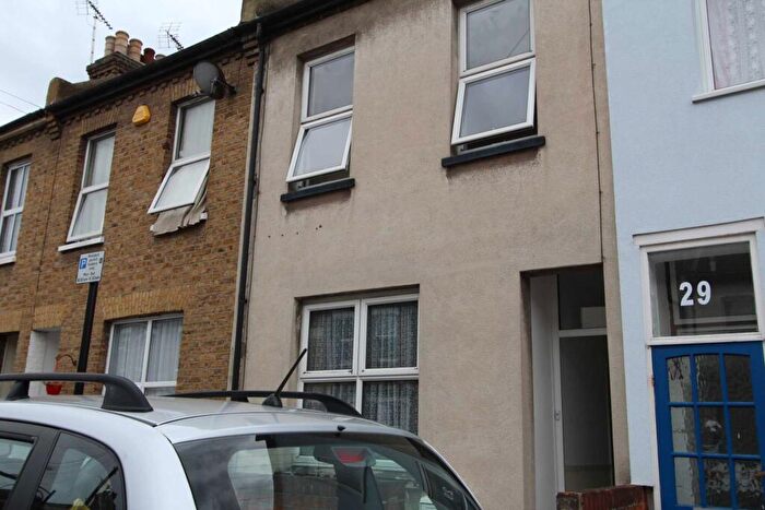 2 Bedroom Terraced House To Rent In Colchester Road, Southend On Sea, SS2