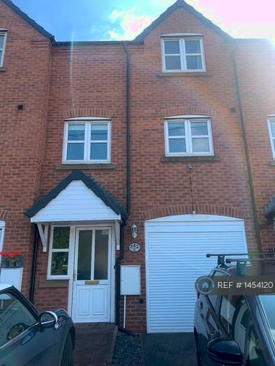 3 Bedroom Terraced House To Rent In Uttoxeter Road, Blythe Bridge, Stoke-On-Trent, ST11