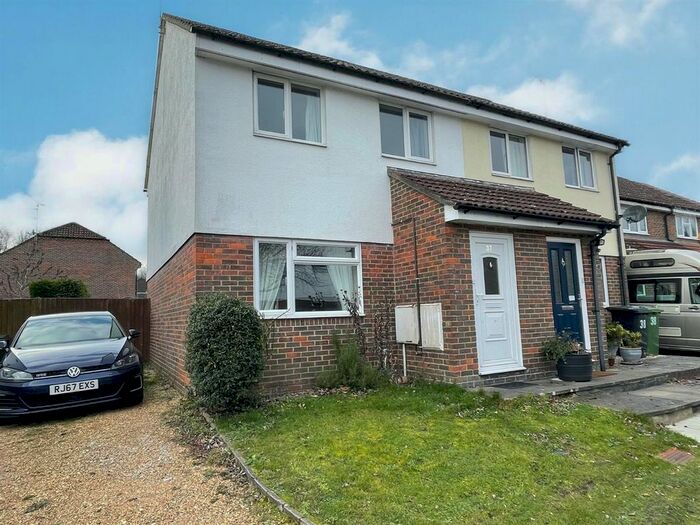 3 Bedroom Semi-Detached House To Rent In Gaskell Close, Holybourne, Alton GU34