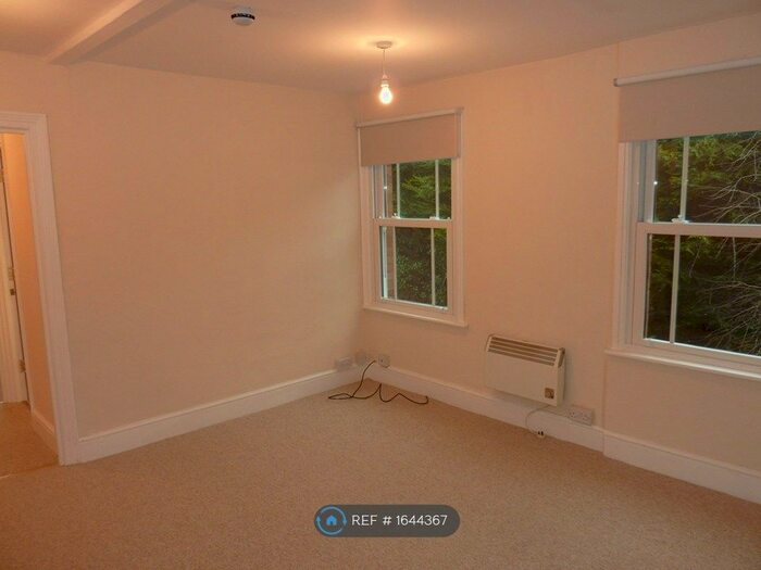 1 Bedroom Flat To Rent In Durleigh Road, Bridgwater, TA6