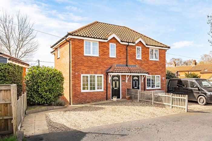 2 Bedroom Semi Detached House For Sale In The Poplars, Swanton Abbott, NR10