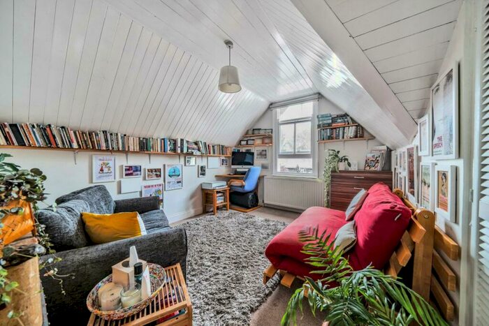 2 Bedroom Flat For Sale In Sunderland Road, Forest Hill, SE23