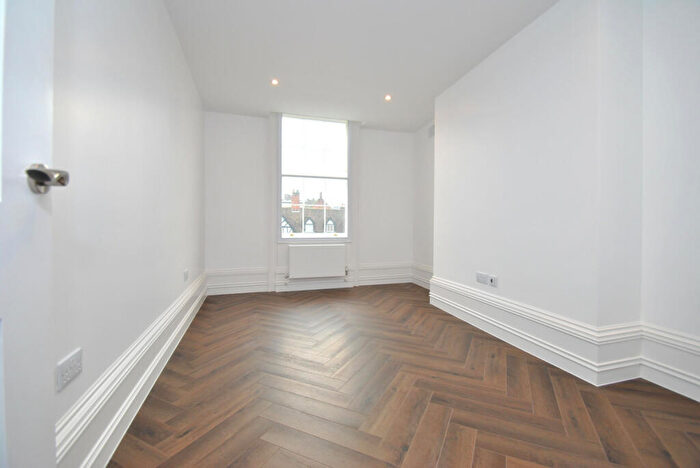 2 Bedroom Apartment To Rent In Church Street, Biggleswade, SG18