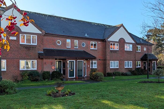2 Bedroom Retirement Property For Sale In Northwood Square, Fareham, PO16