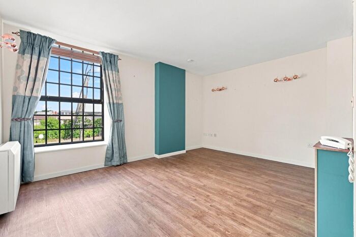 1 Bedroom Flat For Sale In Seagull Lane, London, E16
