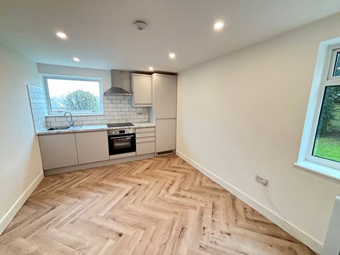 2 Bedroom Flat To Rent In Leicester Close, Bearwood, Smethwick, B67