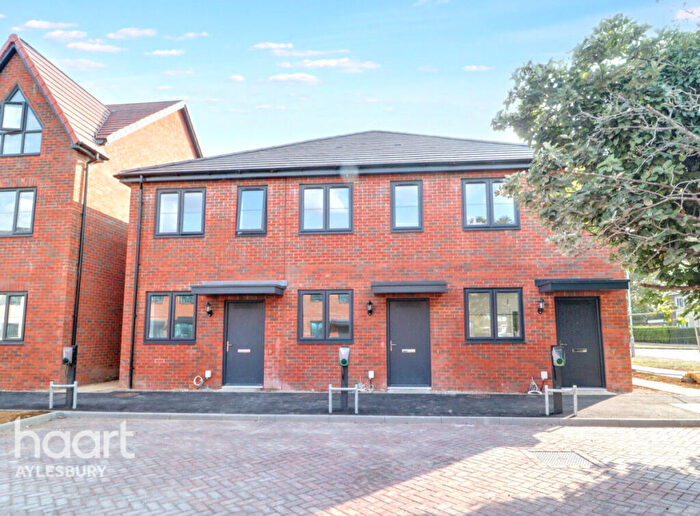 2 Bedroom Terraced House For Sale In The Dinton, Aylesbury, HP19