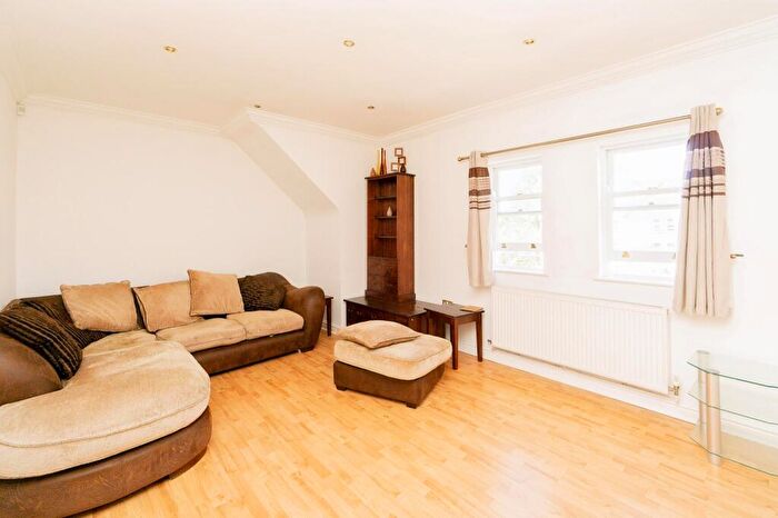2 Bedroom Apartment To Rent In Livingston Drive, Liverpool, Merseyside, L17