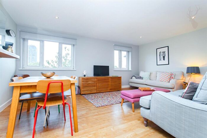 1 Bedroom Apartment To Rent In Hereford Road, Bow, E3