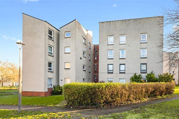 2 Bedroom Flat To Rent In , Kingsknowe Court, Edinburgh, EH14
