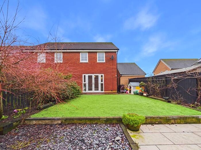 3 Bedroom Semi-detached House For Sale In Smyth Lane, Pontefract, WF8