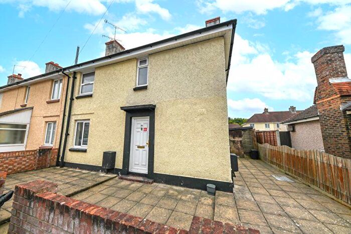 3 Bedroom Terraced House To Rent In Totland Road, Portsmouth, PO6