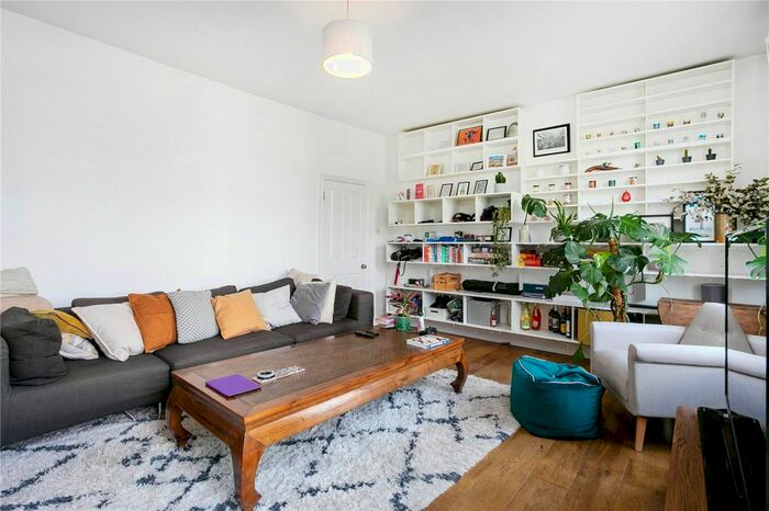 2 Bedroom Flat To Rent In Graham Road, London, E8