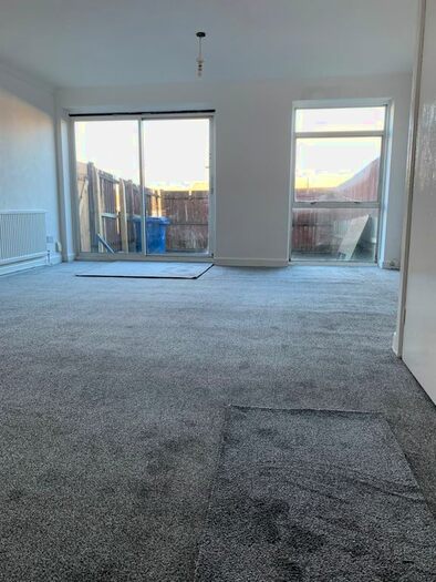 3 Bedroom Property To Rent In Hillside Close, Blackburn, BB1