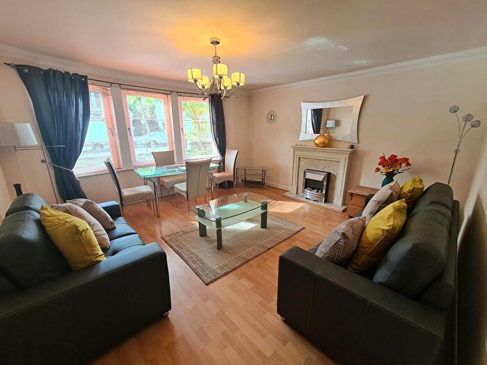 2 Bedroom Flat To Rent In Queens Road Mansions, Ground Floor, AB15
