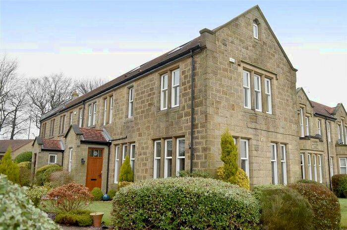 6 Bedroom Town House To Rent In Hilton Grange, Bramhope, Leeds, LS16