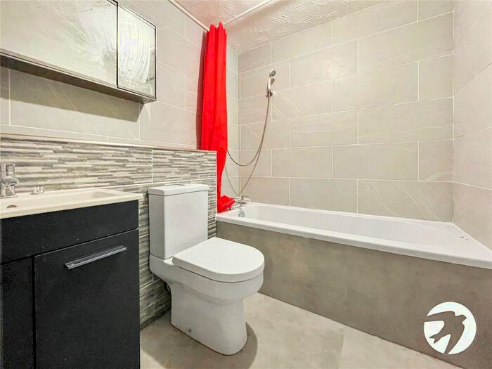 2 Bedroom Flat To Rent In Chandlers Drive, Erith DA8