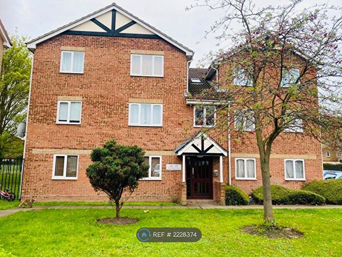 2 Bedroom Flat To Rent In Heathfield Drive, Mitcham, London, CR4