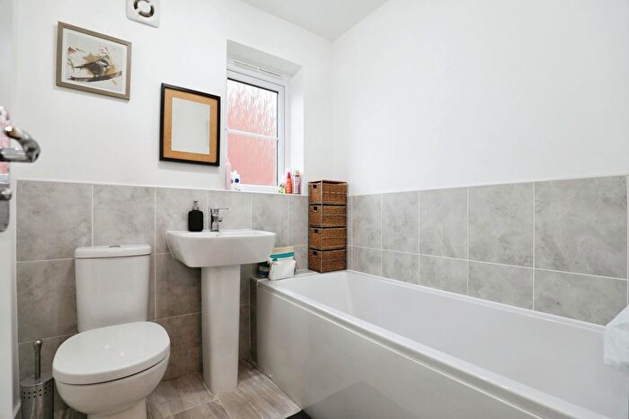3 Bedroom End Of Terrace House For Sale In Grainger Drive, Pocklington, York, YO42
