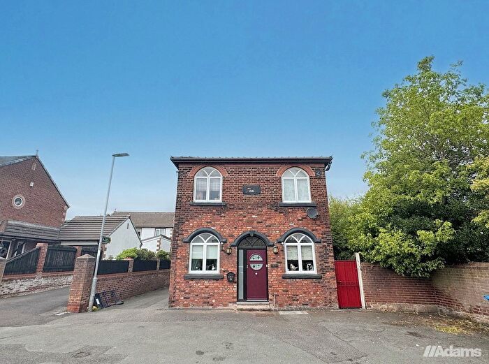 3 Bedroom Detached House For Sale In Marsh Hall Pad, Farnworth, Widnes, WA8