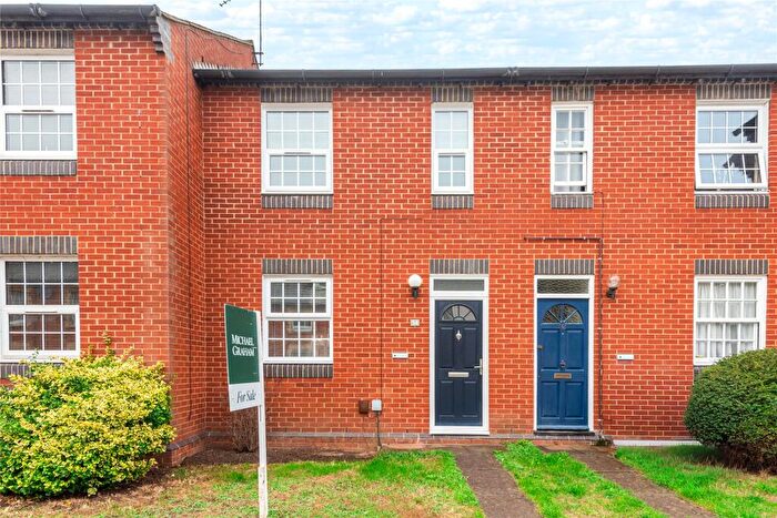 3 Bedroom Terraced House For Sale In Priory Street, Newport Pagnell, Buckinghamshire, MK16